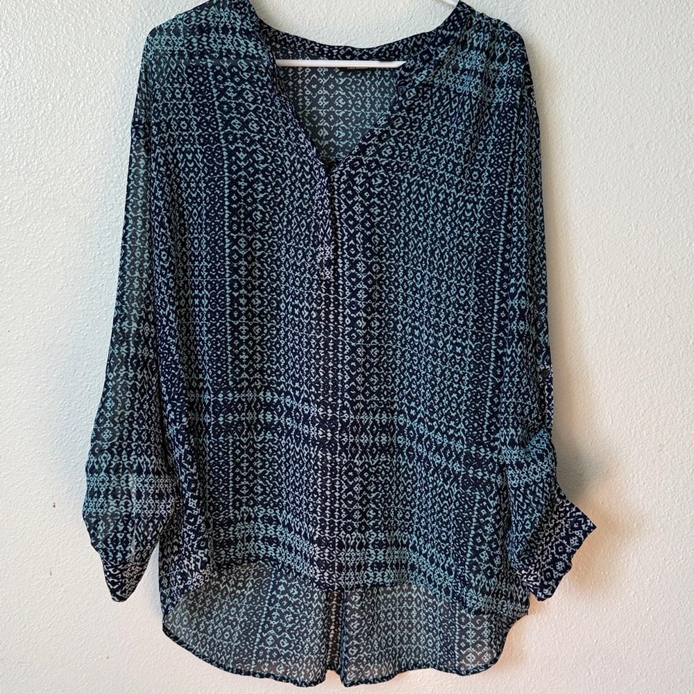 a.n.a Navy and Teal Geometric Top